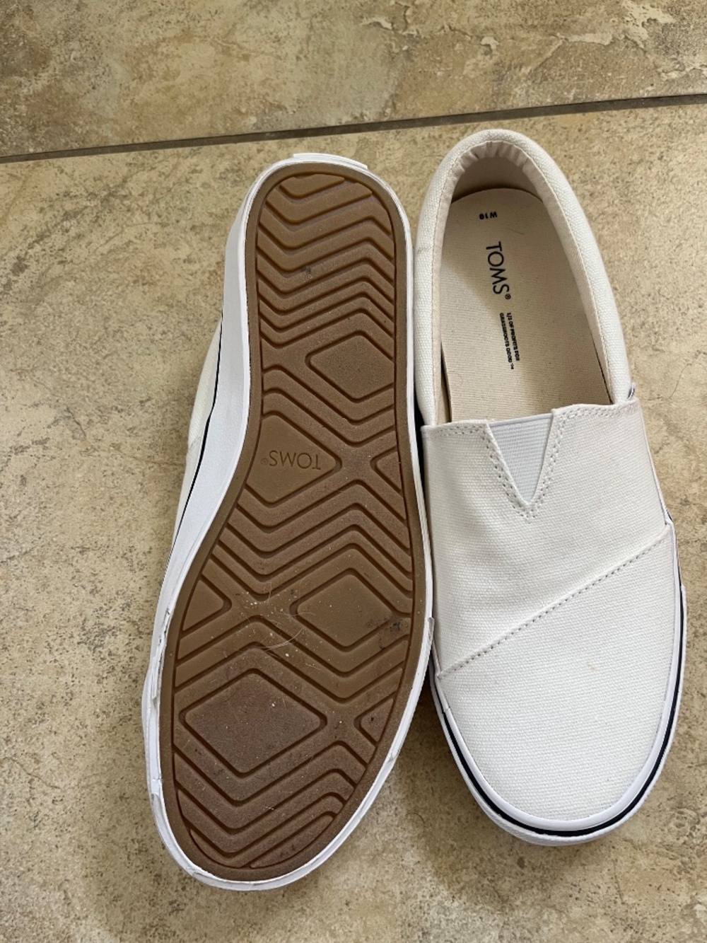 Toms Wmns Size 10 Fenix canvas slip-on sneaker off-white